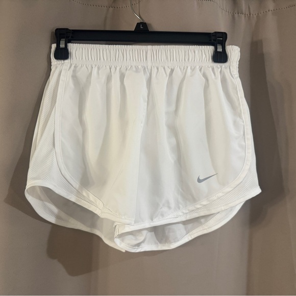 Nike Women's White Running Shorts - Picture 1 of 7